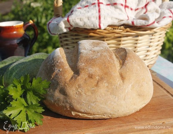 Накрыть буханки кухонным полотенцем и оставить остывать.
