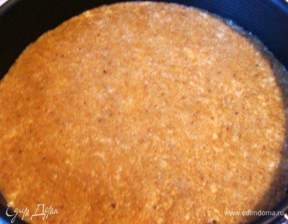 Разровнять и придавить ложкой.