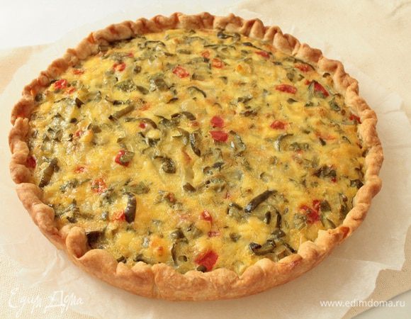 Выпекать при 180 градусах 40-45 минут. Края тарта должны подрумяниться, а начинка схватиться. Остудить тарт на решетке. Приятного вам аппетита!