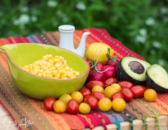 Продукты все такие яркие, радостные, даже настроение поднимается! Помидорки черри я тоже взяла разноцветные - красные и жёлтые. Красота :-) 