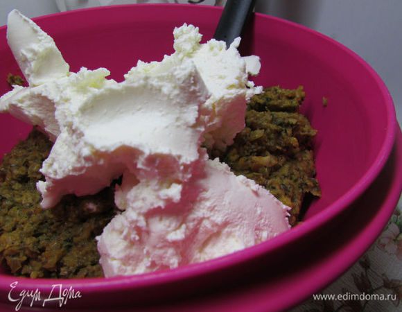 Добавить творожный сыр (у меня "Буко") и перемешать до однородного состояния.