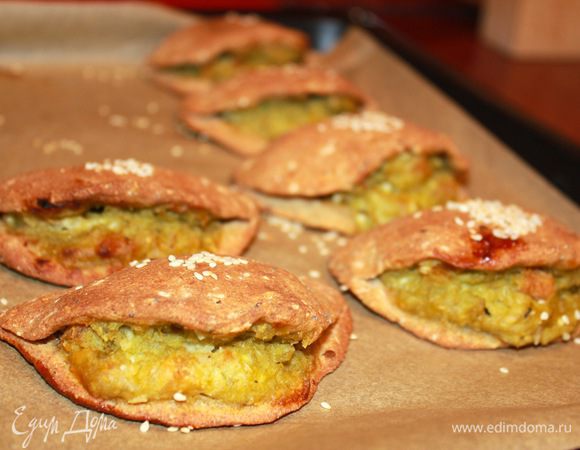 В разогретую духовку на 180 градусов поставить сочни на 30 минут.