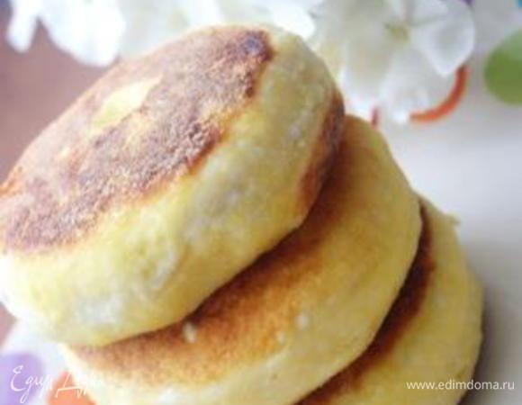 Готовые сырники подавать с вашим любимым соусом! Я люблю со сгущенкой или сметанкой!