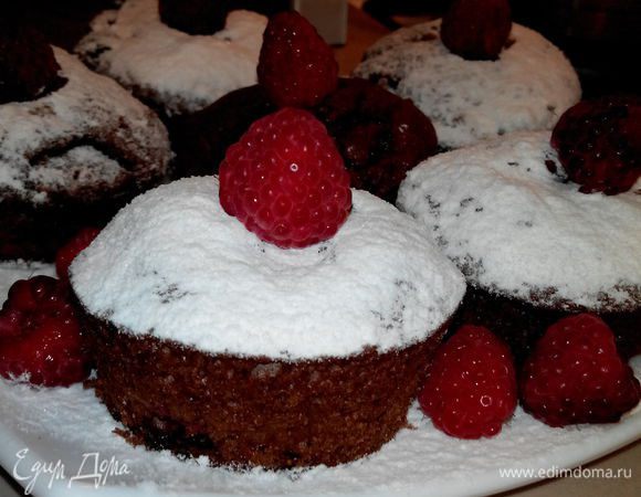 При желании присыпать пудрой и украсить малинкой)