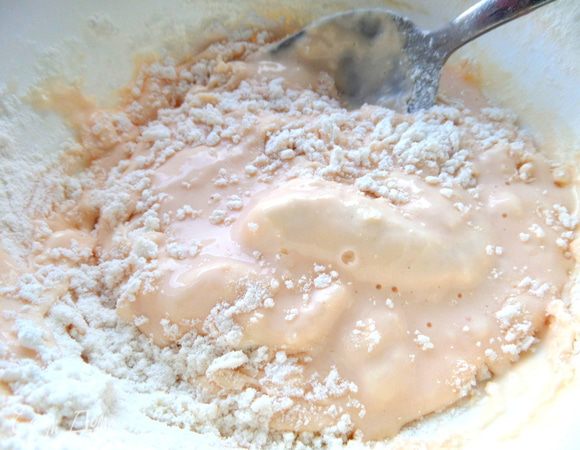 Перемешиваем без комочков.