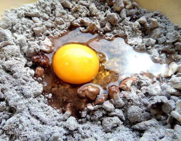 Вбиваем яйцо.