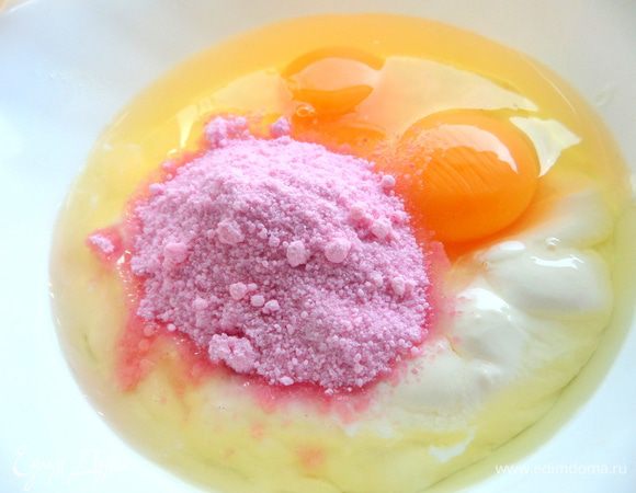 Вместо крахмала я всыпала сухой клюквенный кисель.