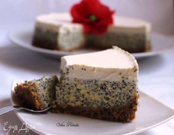 Чем дольше чизкейк стоит в холодильнике (в разумных пределах, конечно), тем он вкуснее. Угощайтесь!!