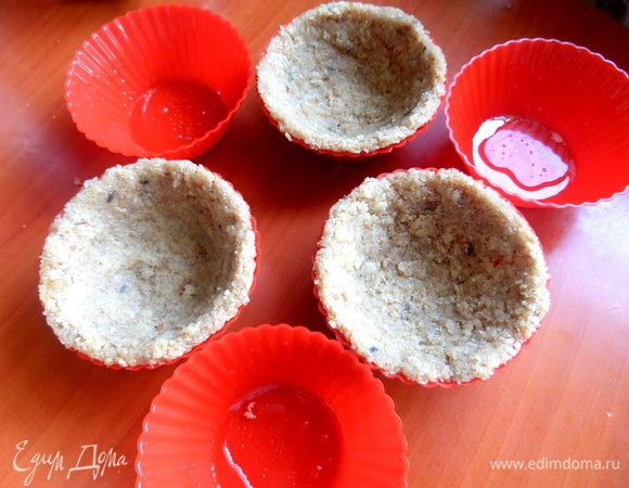 В это время я продолжала лепить уже в отдельных формочках.