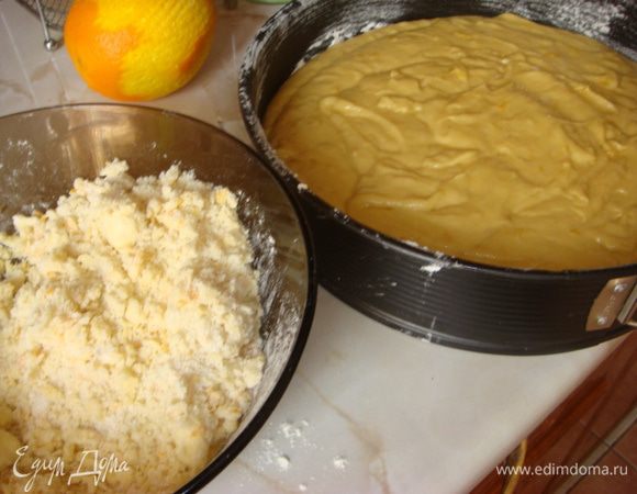  Сл. масло + сахар + цедру пол апельсина+муку перемешать - получилась крошка.
