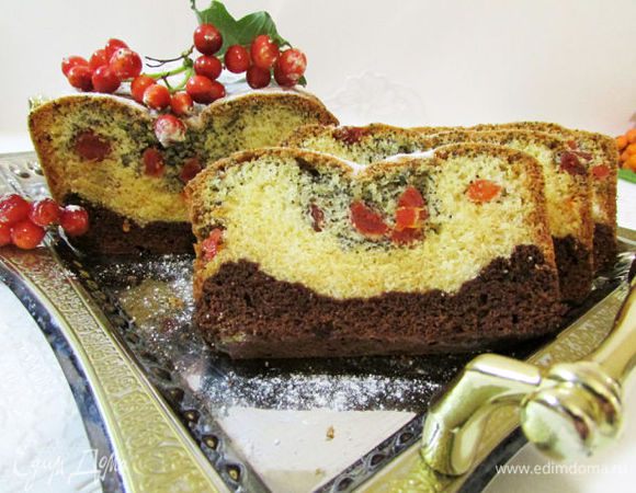 Готовый кекс остудить и посыпать сахарной пудрой.
Приятного аппетита!