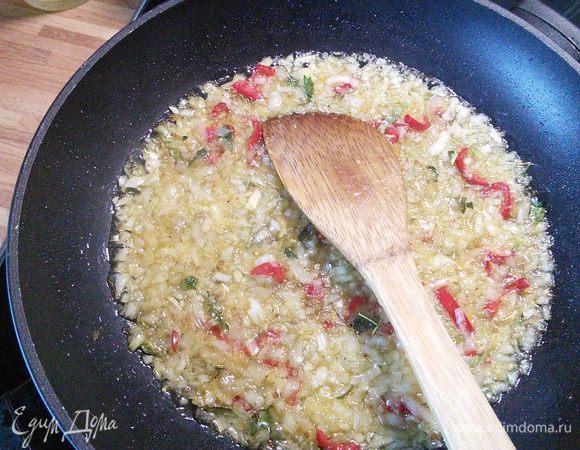 До нежно бежевого цвета.