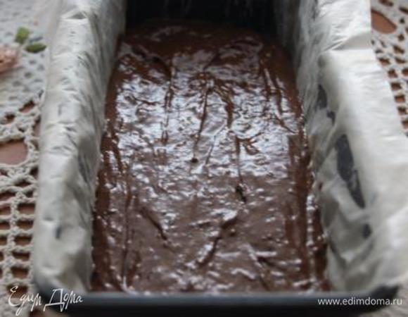 Тесто выложить в форму. Выпекать при 180 гр. 20 минут.