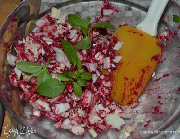 Это отлично работает как дип к любым хрустким овощам, вот Коул-Слоу за три минуты мням :) 