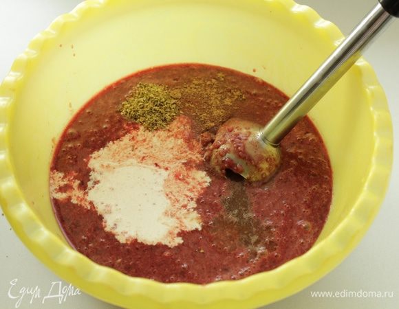 Измельчить в блендере до однородной  массы,добавить сливки, специи,коньяк,