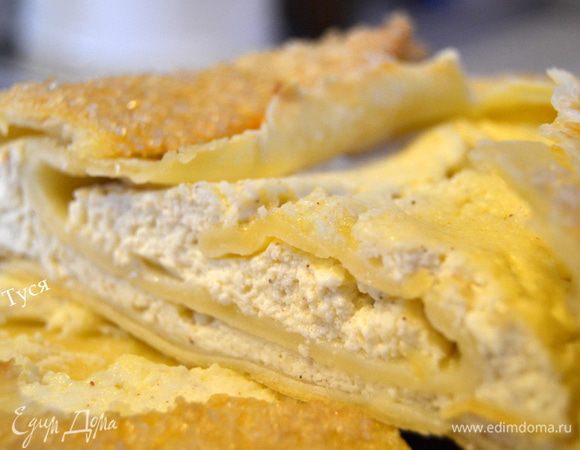 Остудить и нарезать на порционные кусочки. Можно посыпать сахарной пудрой и корицей.