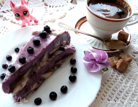 Вынимаем из формы и нарезаем на порции разноцветное желе!!!