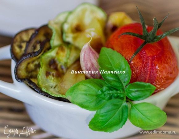 Запекать 12-15 минут до золотистой корочки.  