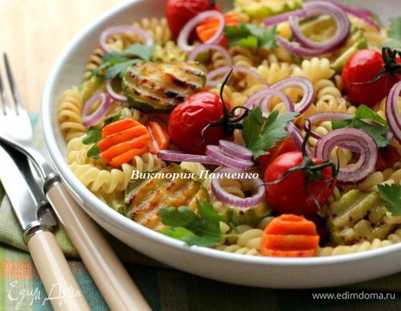 ТЕПЛЫЙ САЛАТ С ПАСТОЙ ДЖИРАНДОЛЕ И ЗАПЕЧЕННЫМИ ОВОЩАМИ  http://www.edimdoma.ru/retsepty/64367-teplyy-salat-s-pastoy-dzhirandole-i-zapechennymi-ovoschami