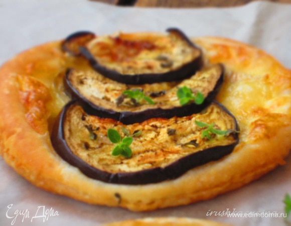 Посыпать оставшимся тимьяном и сбрызнуть мёдом акации (по желанию). Приятного аппетита:))