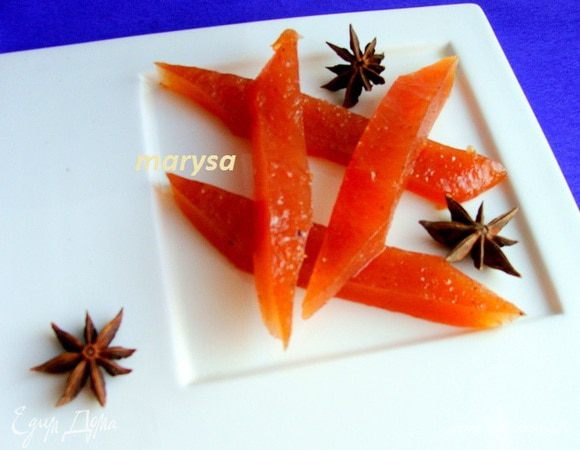 Такой мармелад можно хранить в холодильнике в пергаменте до двух месяцев... а может и больше, у нас не остается, хоть и много готовлю!