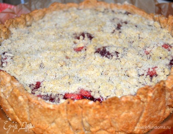 Готовый пирог достать из духовки и полностью остудить.