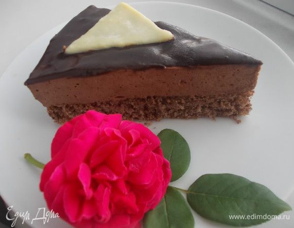 Отрезаем кусочек и наслаждаемся невероятно нежным шоколадным вкусом!!!!