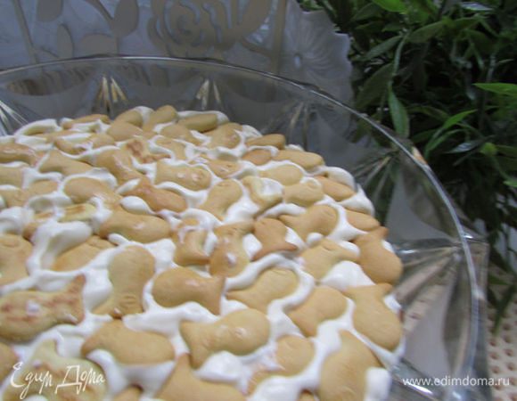 Сверху выложить ещё слой крекера.