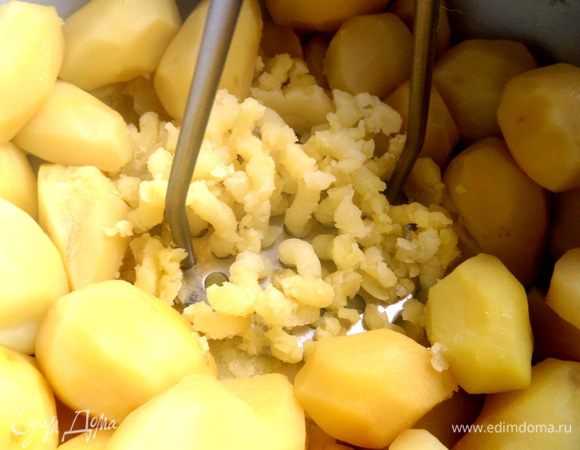 Размять в пюре, добавив овощные приправы.