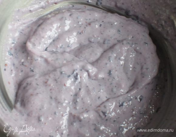 Добавить рикотту и хорошо перемешать.Поставить в холодильник на 30 минут.