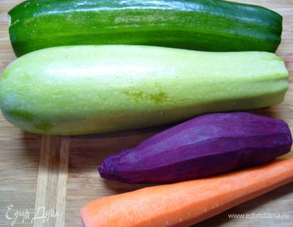 Кабачок и цукини должны быть молочной свежести, чтобы можно было есть прямо со шкуркой!