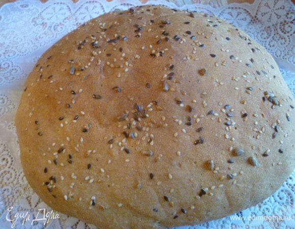 Выпекать в разогретой духовке при 200°С 50 минут.
Сразу же вынуть и завернуть в чистое полотенце до полного остывания.