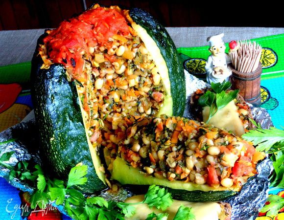 Хранить можно в холодильнике,обернув фольгой!