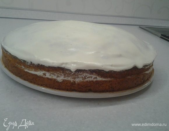 Готовый торт отправить на 2-3 часа в холодильник.