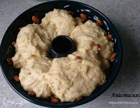 Добавить аккуратно тесто. И дать еще подойти 30 минут.