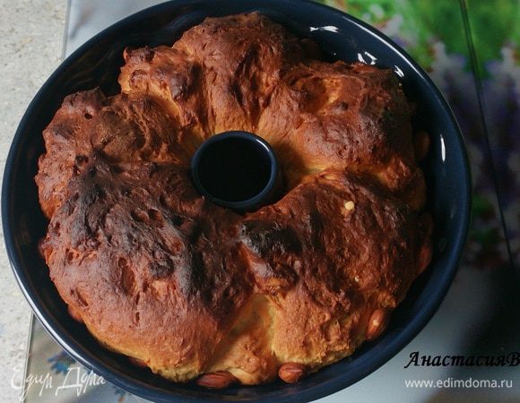 Выпекать в предварительно разогретой до 200 градусов духовке 40 минут.