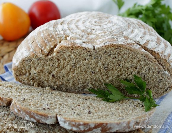 Остудить на решетке без полотенца. Я как всегда разрезала его теплым!