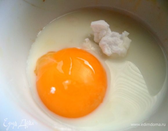 Оставшееся молоко вливаем, перемешиваем.