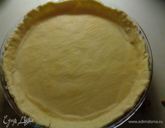 Отправим наш тарт в разогретую до 190° С духовку на 10 минут. 