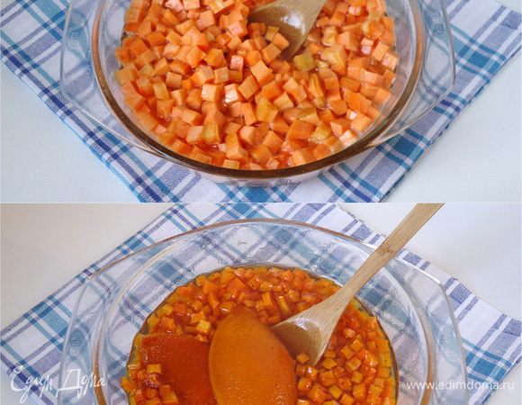 В горячий сироп опустить нарезанную морковь, цедру и сок половины апельсина, 2 щепотки черного молотого перца и 1/4 ч.л. корицы. Поставить кастрюлю на огонь, варить в течение 20-25 минут. Снять с огня, остудить.