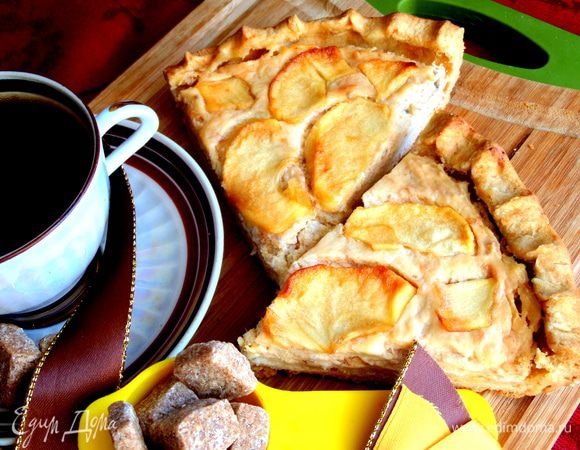 Если с вечера его приготовить,то утром к чаю вся семья позавтракает таким вкусным пирогом)))