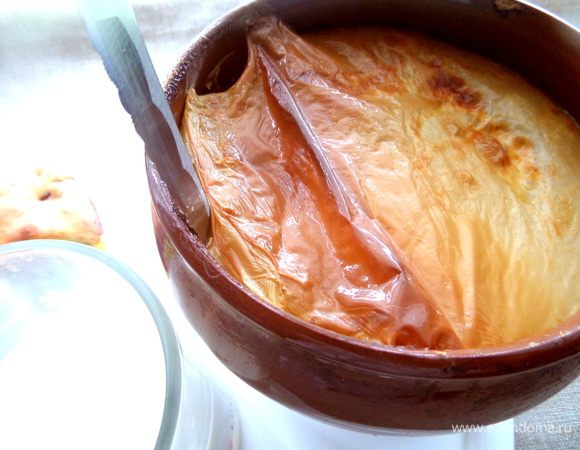 Спустя 2,5 часа выключила духовку и оставила до утра остывать (но это не обязательно,можно сразу снять пробу!). Можно и дольше томить или,наоборот,меньше,если жирное молоко взять!