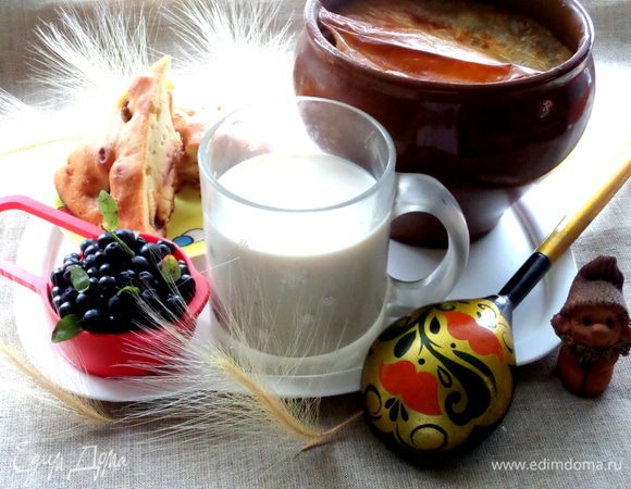 Вы ещё не пробовали томить молоко? Тогда мы идём к Вам)))
На заднем плане моя шарлотка с нектаринами: http://www.edimdoma.ru/retsepty/68085-sharlotka-s-nektarinami