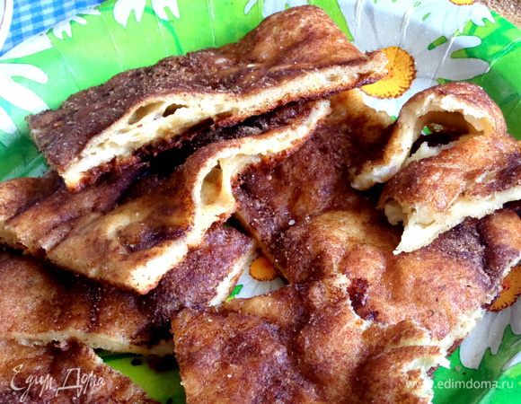 К молочку рекомендую сварганить быструю и вкусную лепёшку от Елены: http://www.edimdoma.ru/retsepty/68033-almoyshavena-sladkaya-lepeshka-ispanskih-evreev