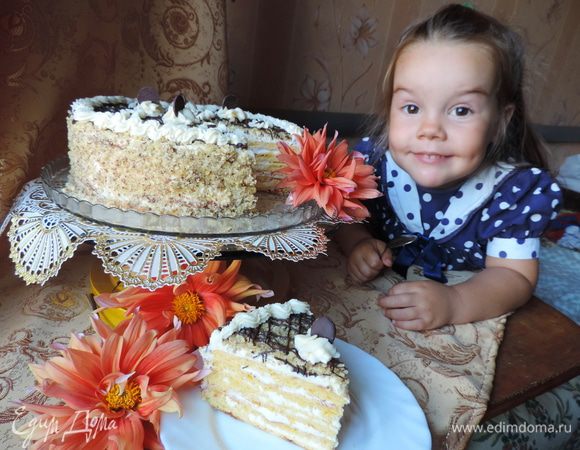 А вот и главный ценитель моей выпечки)))