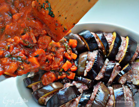 Залить соусом ....