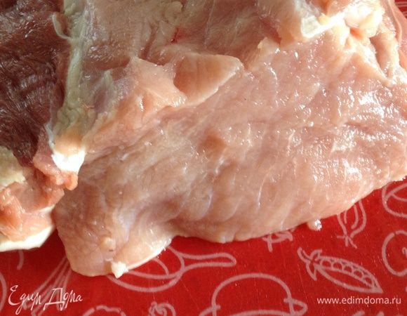 Мясо, у меня вырезка, вымыть и подсушить бумажным полотенцем.