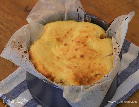 Готовый творожник посыпать сахарной пудрой.