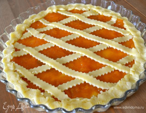 В конце завернуть оставленный бортик из теста к центру - вот и все! Пирог готов к выпечке!