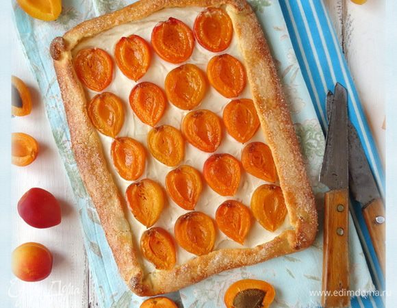 Выпекать пироги при 180°С, 30 минут.